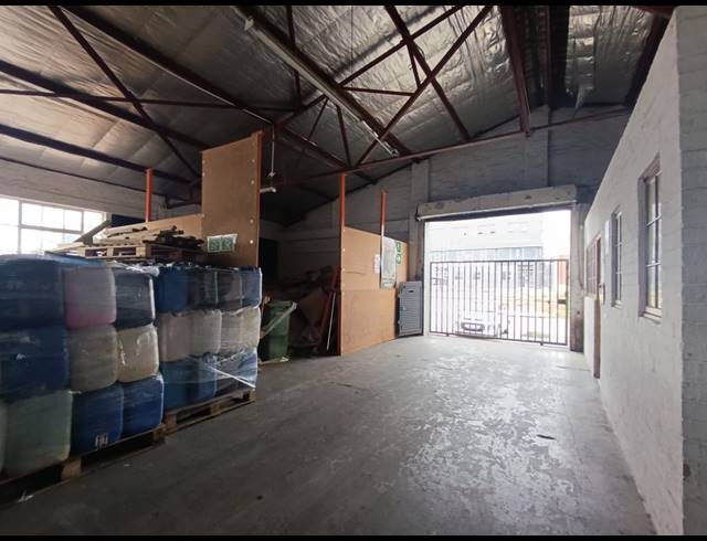 1,061M² WAREHOUSE TO LET IN PINETOWN CENTRAL